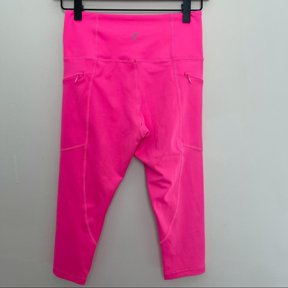 ZYIA- Light n Tight Zipper Pocket Crop Legging - Picture 7 of 9